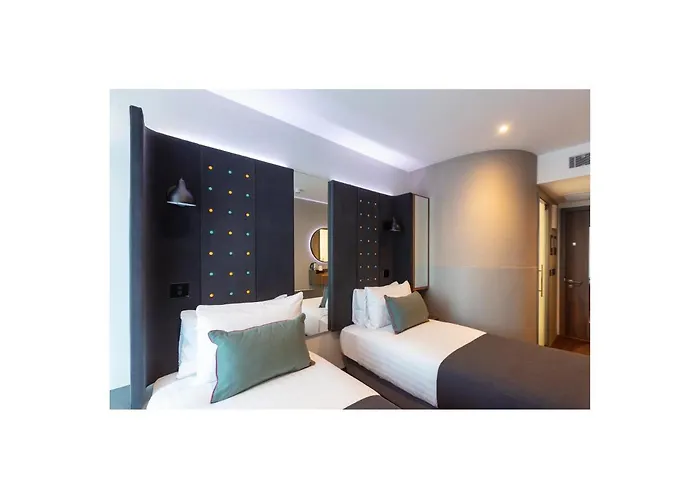 Point A Parnell Street Hotel 3*